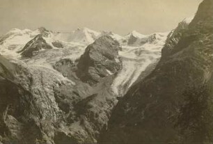 Italien. Ortlergruppe. Turmwieser Spitze und Trafoier-Eiswand, von der Stilfser-Joch-Straße gesehen