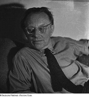 Porträt Komponist Carl Orff