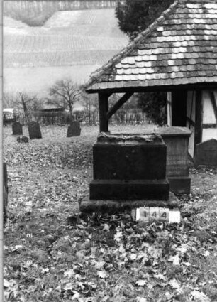 Grabstein 144 (1)
