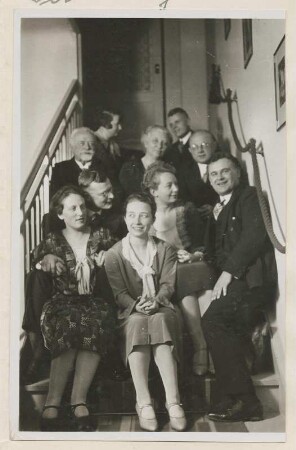 Gruppenbild auf einer Treppe