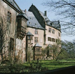 Büdingen. Schloss der Fürsten zu Ysenburg und Büdingen. Teilansicht der Kernburg von Südwesten