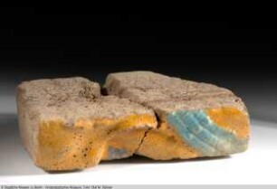 Glasurziegel mit Reliefdekor