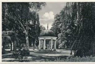 Erdbeertempel im Kurpark