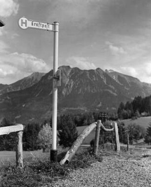 Allgäuer Alpen, Kraftposthaltestelle bei Oberstdorf, Rubihorn und Nebelhorn