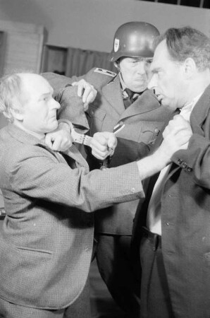Schlossparktheater Berlin-Steglitz: "Die Verschwörung" von Walter Erich Schäfer; Inszenierung von Boleslaw Barlog