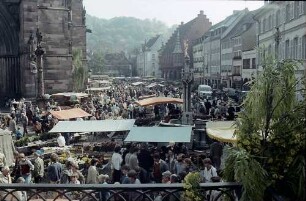 Freiburg i. Br.: Münsterplatz: Marktszenen
