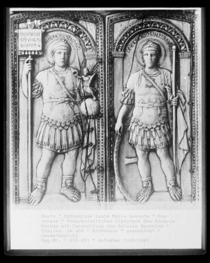 Diptychon des Konsuls Probus mit Darstellungen des Kaisers Honorius