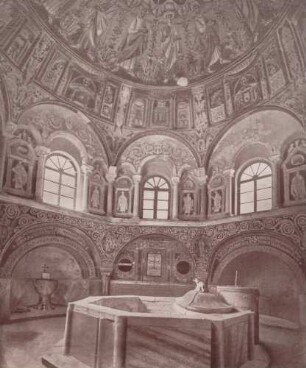 Innenansicht der Kathedrale San Giovanni in Ravenna