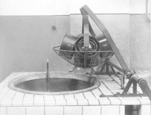 Tauchgerät für Temperaturwechselprüfungen (Hermsdorf-Schomburg-Isolatoren GmbH) : Technikgeschichte | Stoffkunde und Materialprüfung | Materialprüfung | Isolatoren-Prüfung
