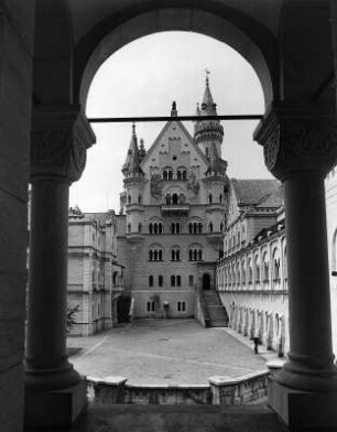 Schwangau-Hohenschwangau. Schloß Neuschwanstein (1869-1899; C. Jank, E. Riedel, G. v. Dollmann). Palas und Ritterhaus