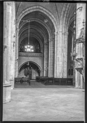 Kirche, Empore und Orgel