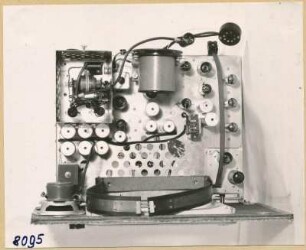Allstrom-Fernsehempfänger, Ansicht des Bildröhreneinsatzes ohne Bildröhre von oben; Foto 1953
