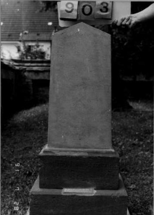 Grabstein 900 und 903: Grabstein 903 (Nachholaufnahme)