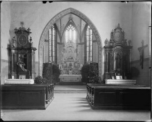 Baden-Baden Spitalkirche Innennansicht - Links Seitenaltar (1780), Hochaltar (Mitte 18. Jahrhundert), rechts Seitenaltar (Ende 18. Jahrhundert)