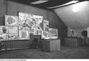 Dresden, 4. Pressefest der Sächsischen Zeitung (SZ),Ausstellung von Werken von Lea und Hans Grundig im Pressefestzelt, 17./18.August 1957