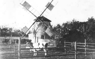 Markersdorf-Deutsch-Paulsdorf. Holländermühle, Besitzer Brunnenbauer Peschel, Repro