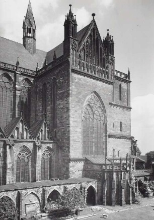 Magdeburg. Dom zu Magdeburg St. Mauritius und Katharina (1363 geweiht). Südliches Querhaus von Südwesten über den Kreuzganghof
