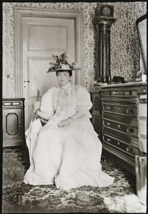 Porträt Louise Mayer