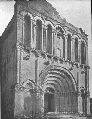 Echebrune (Charente-Maritime), Kirche, Ansicht der Fassade