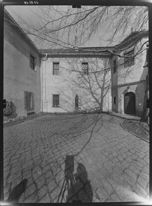 Senftenberg. Schloß (1544-1548, Ausbau 1570). Hofansicht von Südsüdost