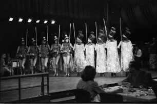 Berlin: Parade der "Vaterland Girls"