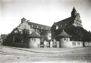 Forst, Luisenschule : Forst. Lyceum (Luisenschule). Eckansicht
