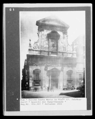 Santa Maria in Via — Fassade