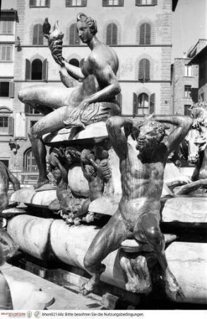 Neptunbrunnen, Satyr