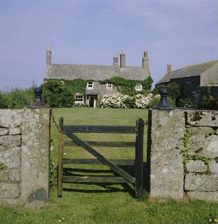 St. Just in Penwith (Cornwall). Botallack Manor House. Ansicht der Gartenseite