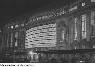 Nachtansicht des Leipziger Hauptbahnhofs