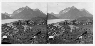 Norwegen?: Fjordlandschaft mit Hütte