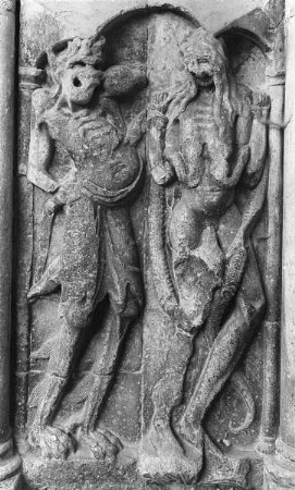 Südportal — Südvorhalle — Relief