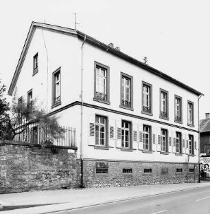 Alte Schule; Butzbach, Butzbacher Straße 8