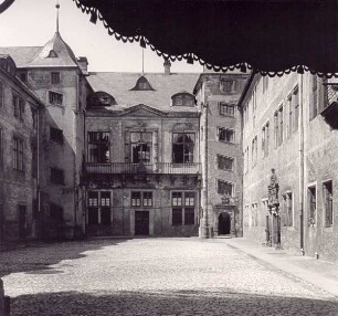 Blick in den Innenhof des Schlosses. Detmold. Schlossplatz. Papierabzug