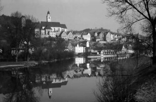 Horb: Stadtbild spiegelt sich im Neckar