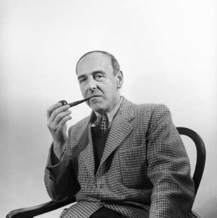 Portrait des Schauspielers und Theaterdirektors Ernst Josef Aufricht (1898-1971)