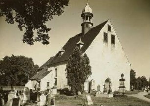 St.-Katharinen-Kirche in Oberhelmsdorf (Stolpen-Helmsdorf) : St. Katharinen-Kirche (sog. Hussiten-Kirche) und Kirchhof in Oberhelmsdorf, Stolpen-Helmsdorf