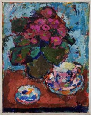 Blumen mit Tasse und Schale
