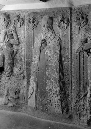 Berbisdorf, Katharina, geb. von Berbisdorf : Grabplatte Katharina geb. von Berbisdorf (gest. 1586). Sandstein. Ende 16. Jh. Mittelsaida (Kreis Brand-Erbisdorf), Dorfkirche
