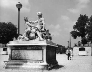 Rhône et Saône : Rhône et Saône (1712; N. Coustou). Paris, Jardin des Tuileries