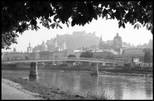 Salzburg: Salzach Brücke, Hintergrund Hohensalzburg