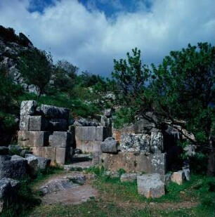 Tempel südlich der Agora (Ruine), Lato