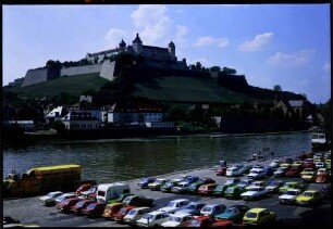 Würzburg: Main mit Festung, Marienberg von der Brücke