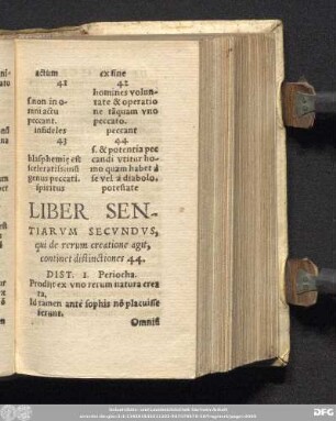 Liber Sentiarum Secundus, qui de rerum creatione agit, continet distinctiones 44.