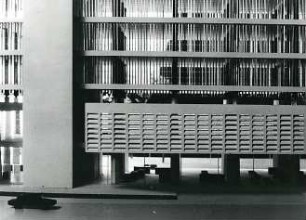 Schneider - Esleben, Paul; Kalkutta (Indien), Chowringee Road 44; Kalinga House, Verwaltungsgebäude - Modellfoto