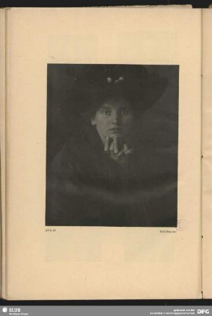 Frau mit Hut