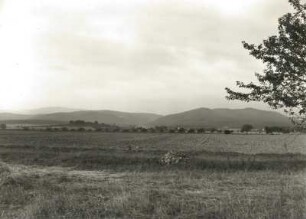 Harzvorland nördlich Stabelburg gegen Brocken / Harz. Blick von Norden aus Richtung Osterwieck / Ilsenburg