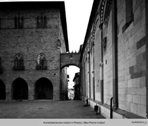 Piazza Duomo, Pistoia