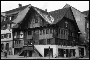 Dornbirn: Vorarlberger Holzhaus am Platz