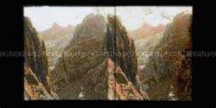 Hochgebirge, Felsformation mit Blick in eine Schlucht